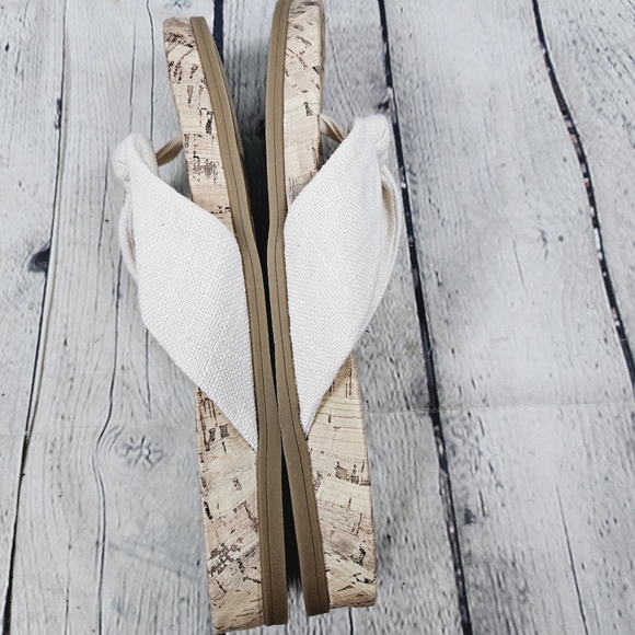 LIFE STRIDE | Happy slipon thong flipflop sandals - Picture 3 of 8